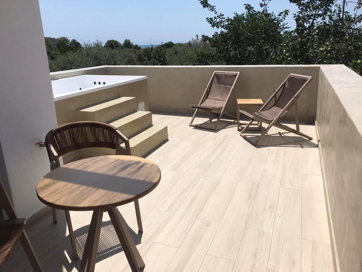 Azzure Luxury Suites Потос Екстериор снимка