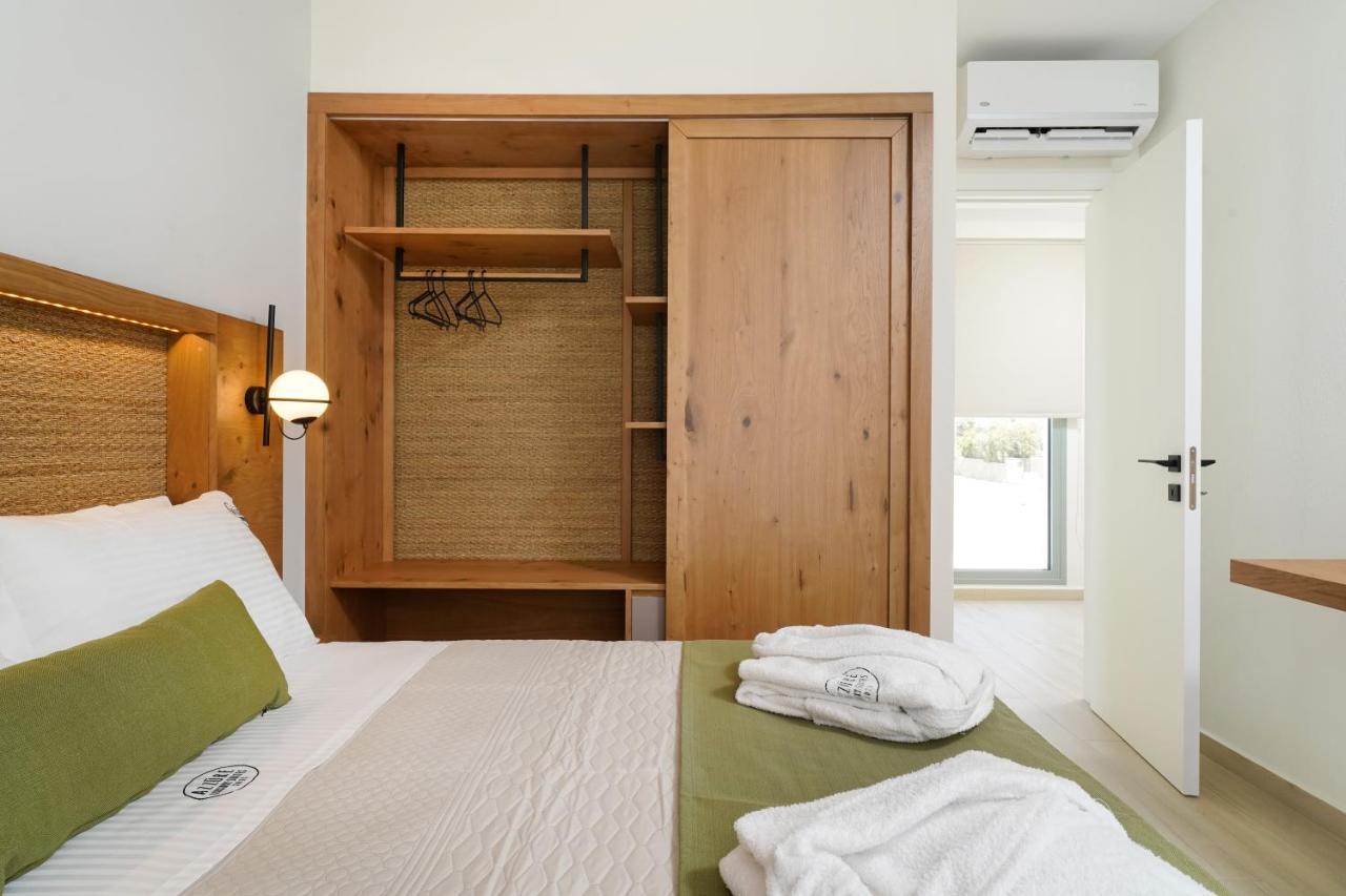 Azzure Luxury Suites Потос Екстериор снимка