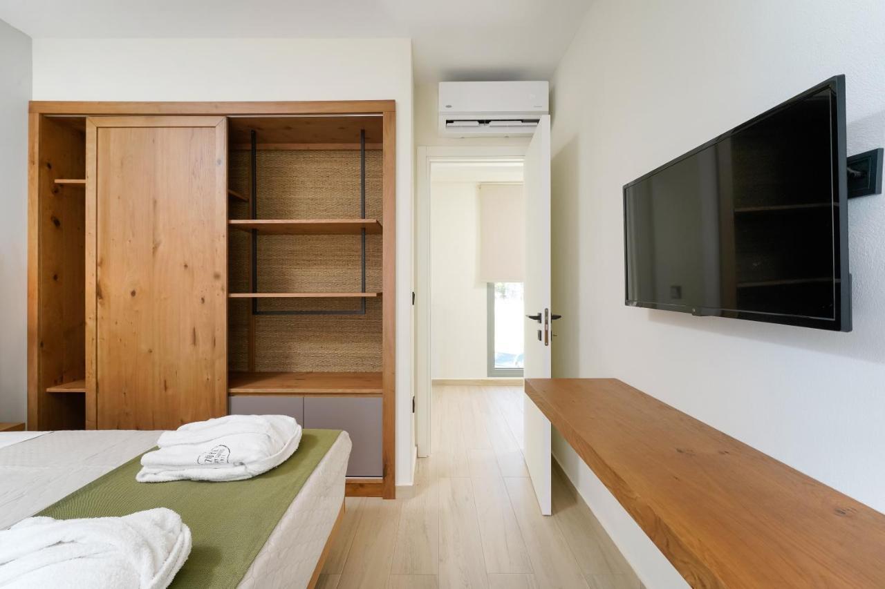 Azzure Luxury Suites Потос Екстериор снимка