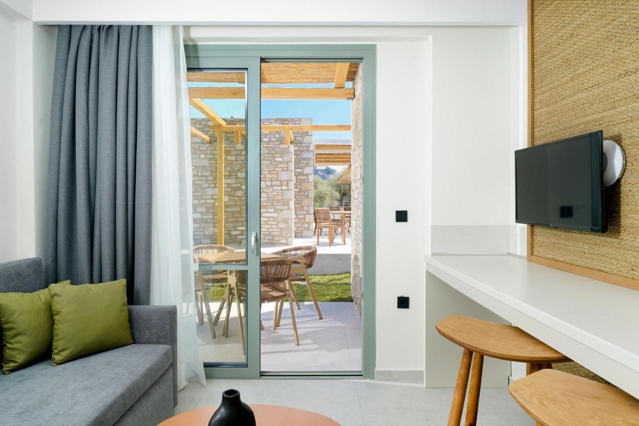 Azzure Luxury Suites Потос Екстериор снимка