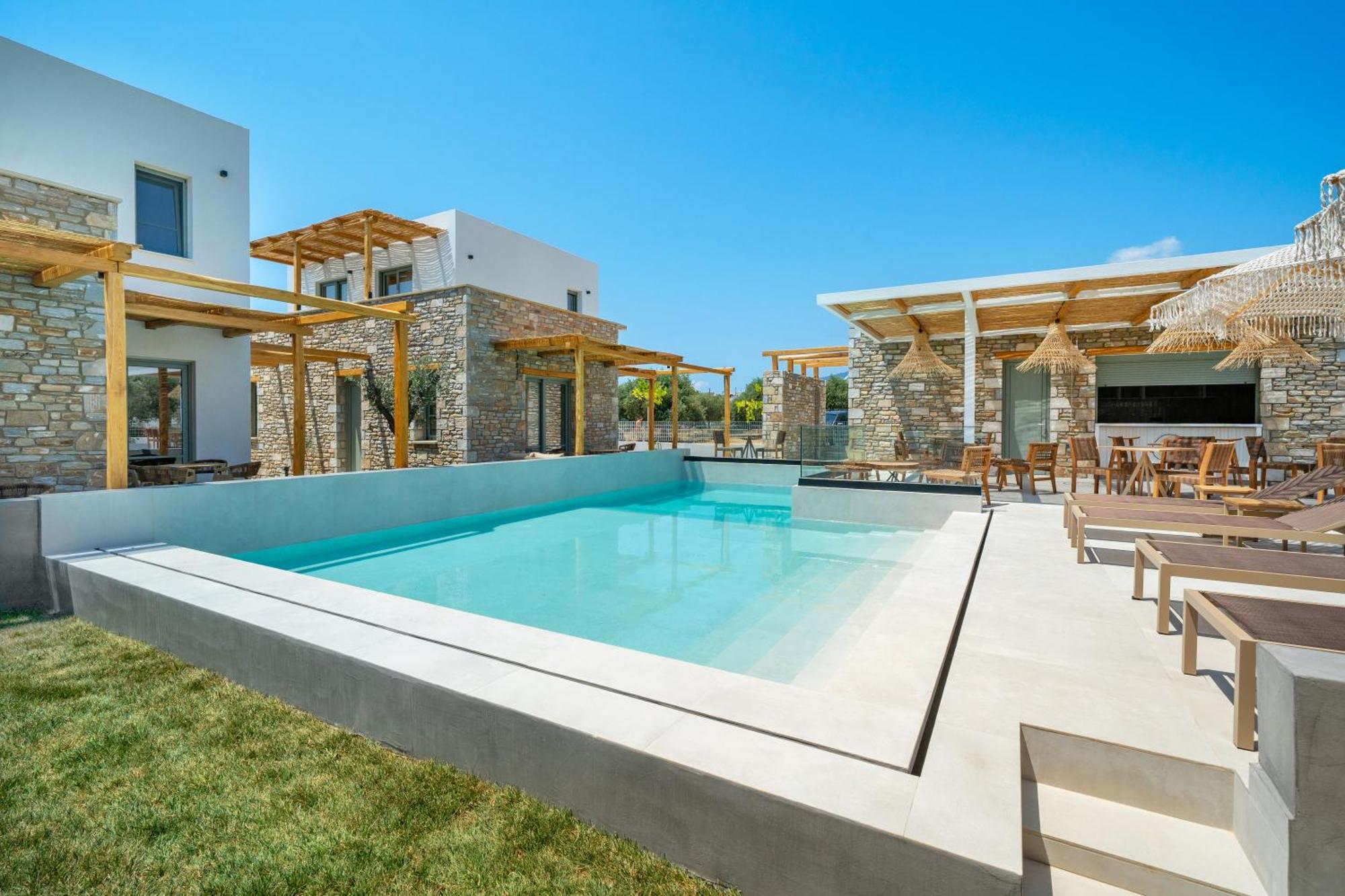 Azzure Luxury Suites Потос Екстериор снимка