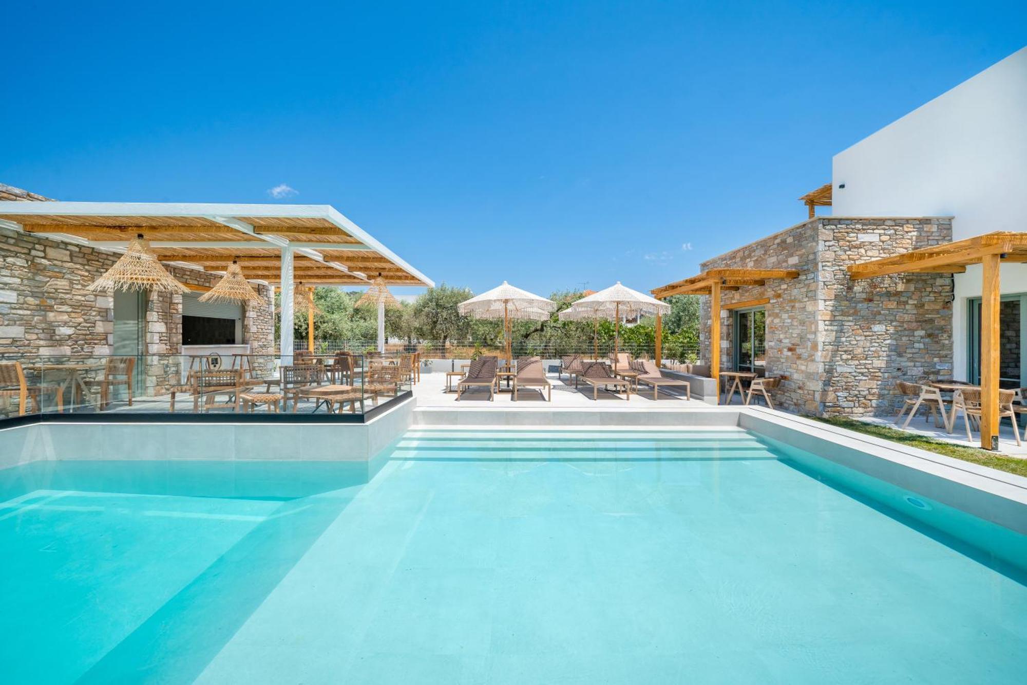 Azzure Luxury Suites Потос Екстериор снимка